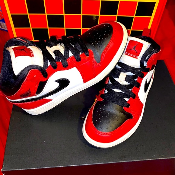 Jordan Retro 1s Chicago Bulls 🥵🥵🥵🥶 - Picture 1 of 5